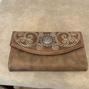 Blazin Roxx Concho Wallet Clutch Wristlet Brown Embroidery